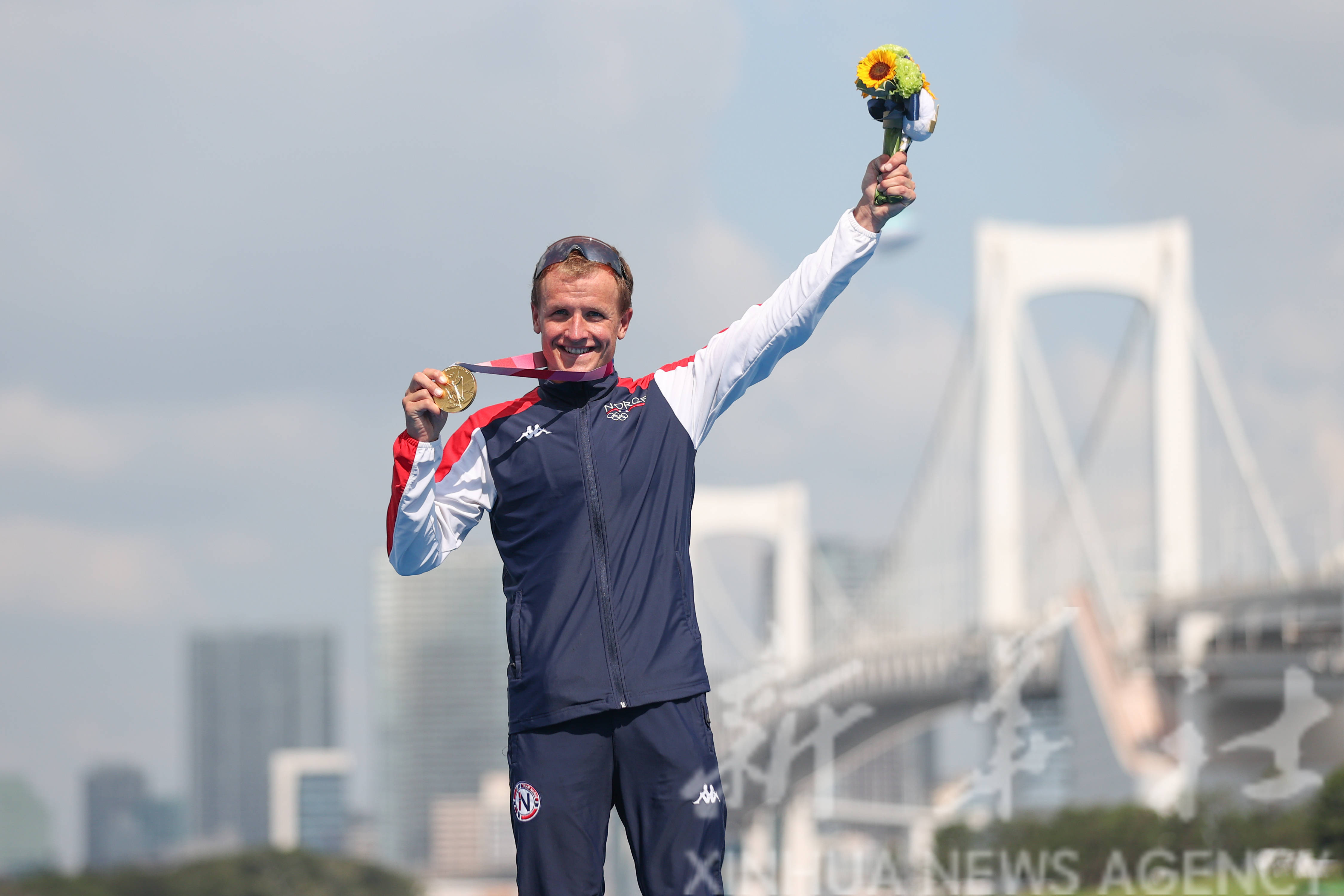 包含荷兰空手道选手夺得金牌，实力惊人的词条