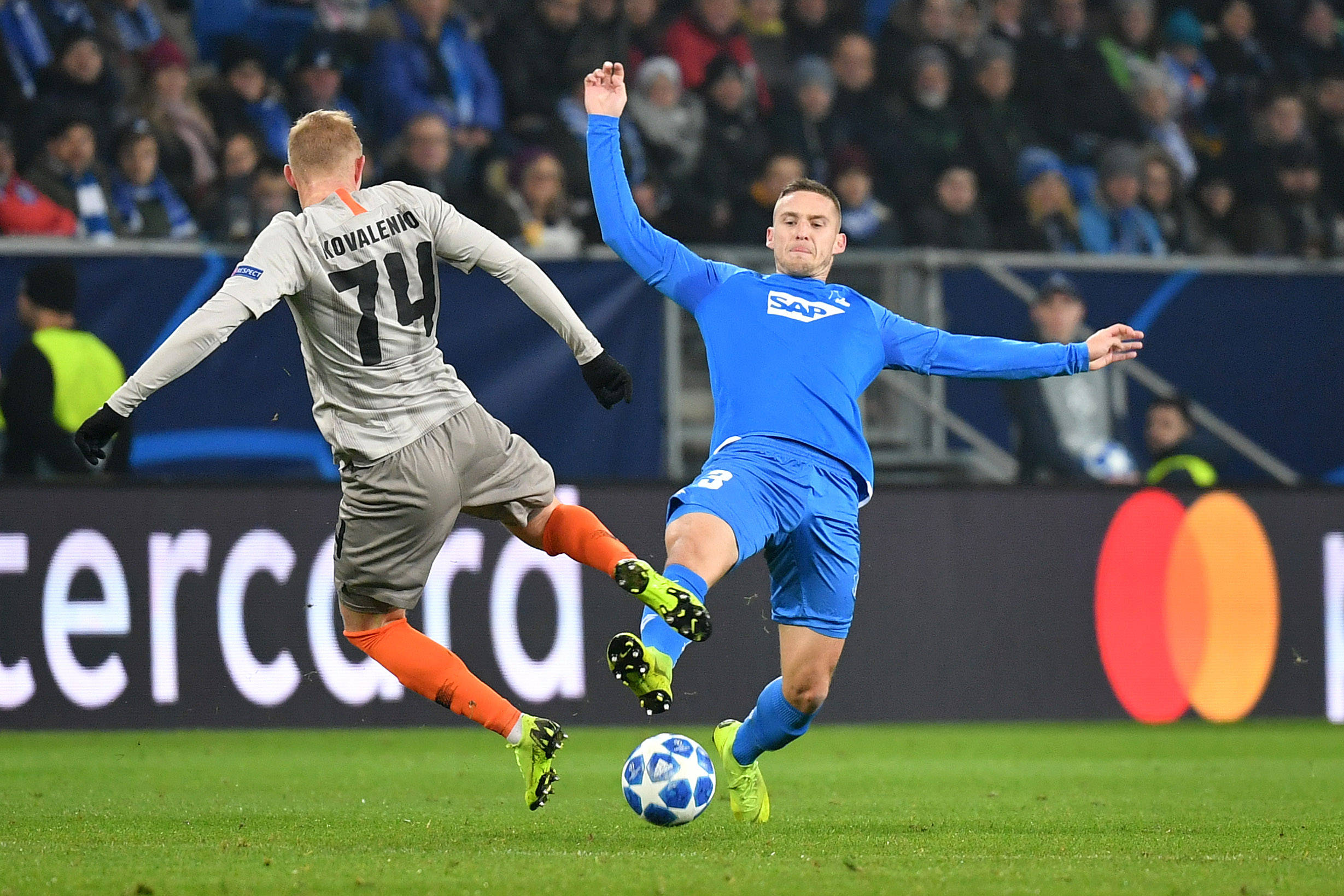 防守端球员连续多场比赛抢断遏制对手