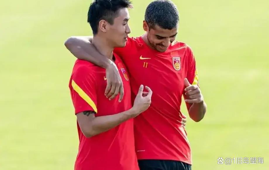 雷恩球员训练场上互相鼓励,为比赛做好准备的简单介绍 雷恩球员训练场上互相鼓励,为比赛做好准备的简单介绍