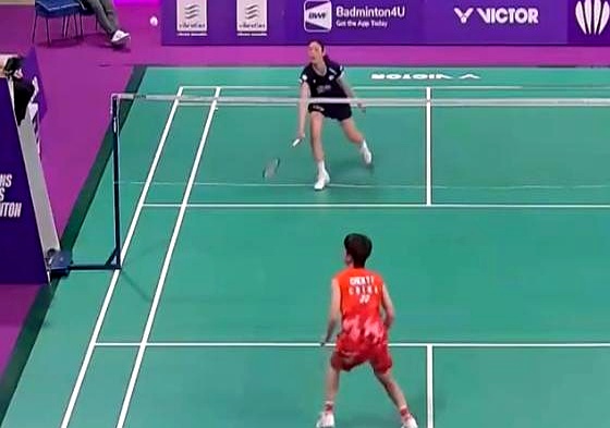 韩国选手在羽毛球比赛中实现逆转