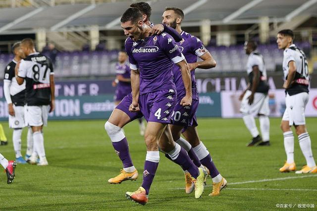 包含佛罗伦萨客场小胜，球队士气得到巨大提升的词条