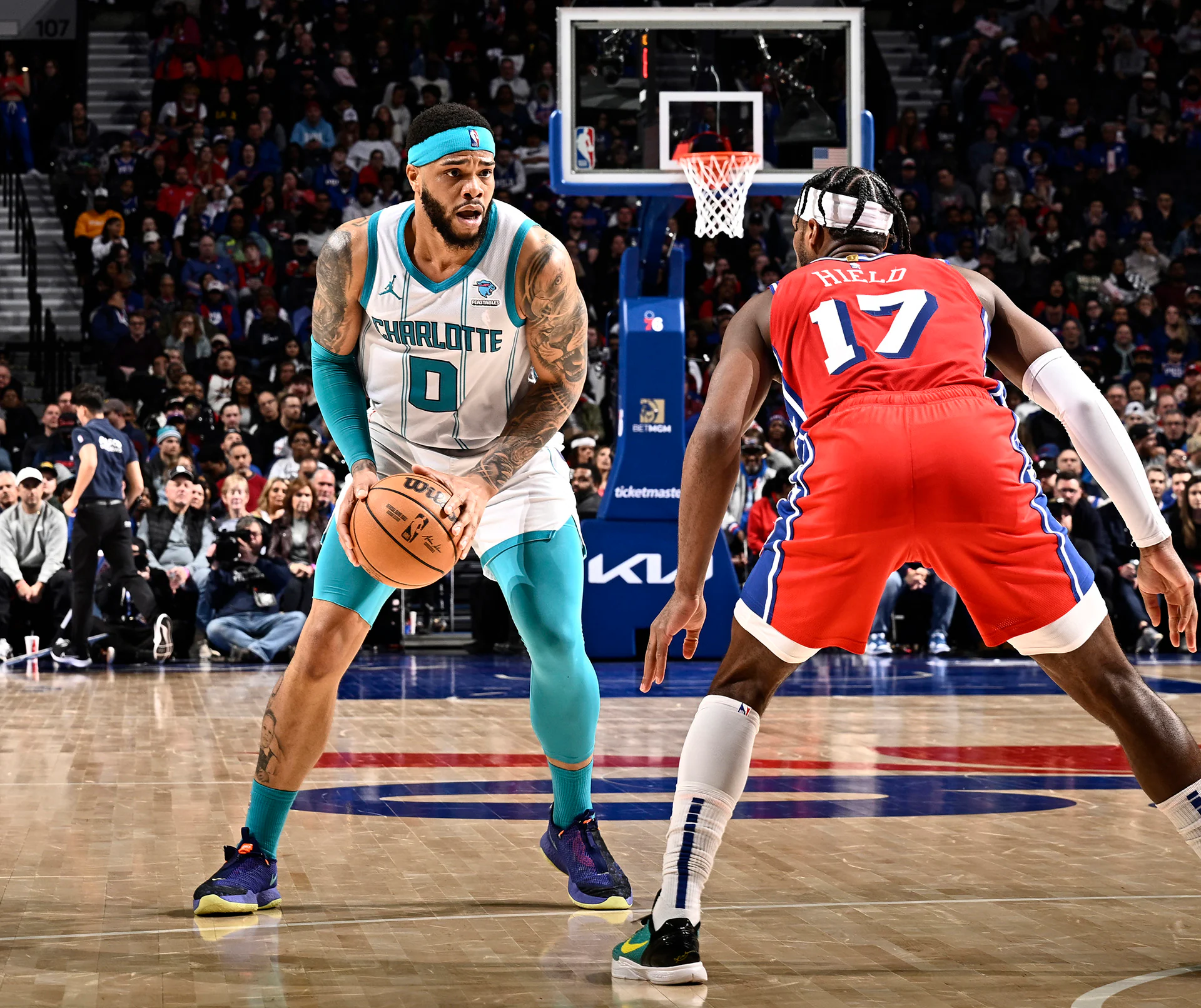 关于猛龙客场横扫黄蜂,展现冠军实力的信息 关于猛龙客场横扫黄蜂,展现冠军实力的信息