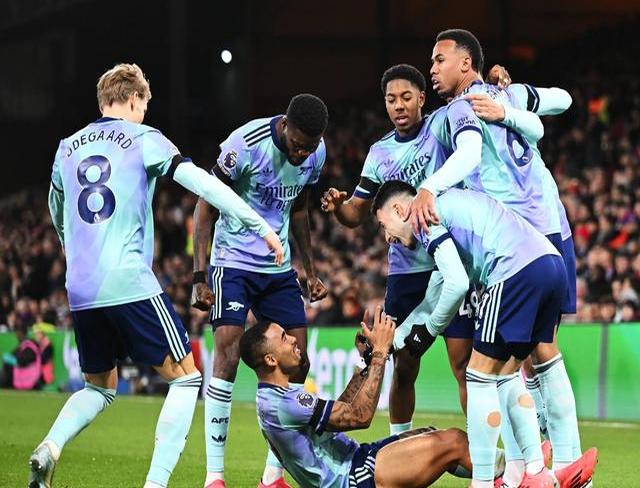 包含连续精彩战况,赛场热闹非凡!的词条 包含连续精彩战况,赛场热闹非凡!的词条