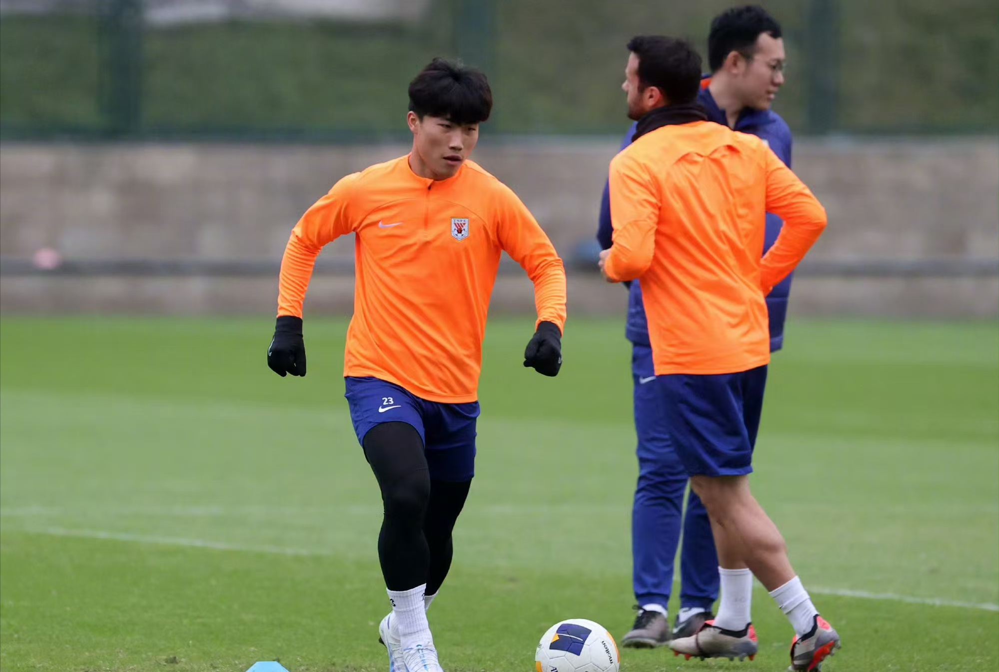 北京建业球队全力备战,决胜中超赛场的简单介绍 北京建业球队全力备战,决胜中超赛场的简单介绍