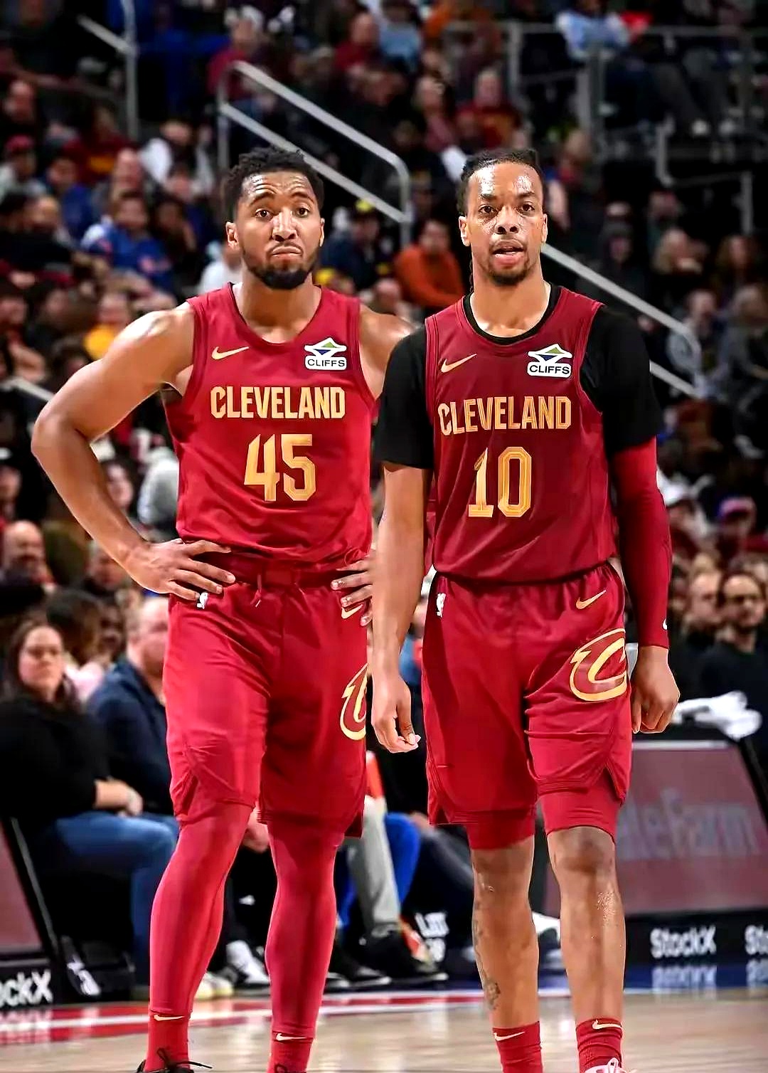 包含独行侠轻取意大利男篮,米切尔关键制胜的词条 包含独行侠轻取意大利男篮,米切尔关键制胜的词条