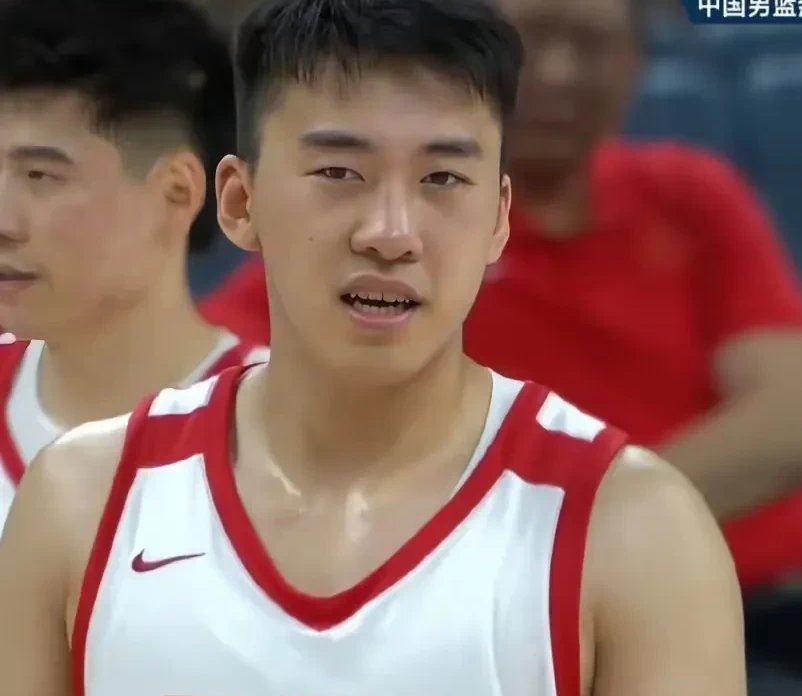 亚洲球员在场上展现出色表现 亚洲球员在场上展现出色表现