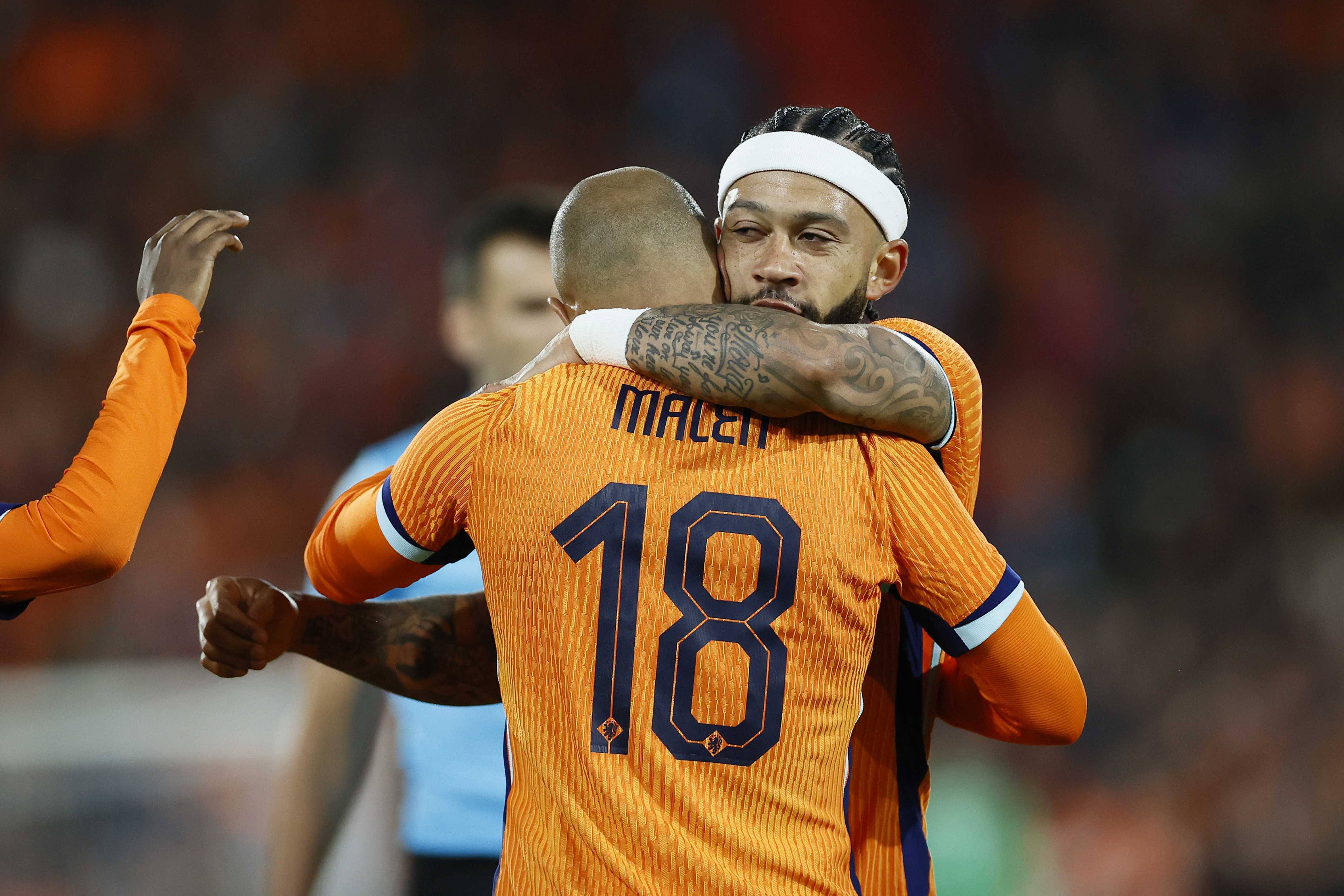 包含荷兰队再度失利,陷入了晋级不确定的境地的词条 包含荷兰队再度失利,陷入了晋级不确定的境地的词条