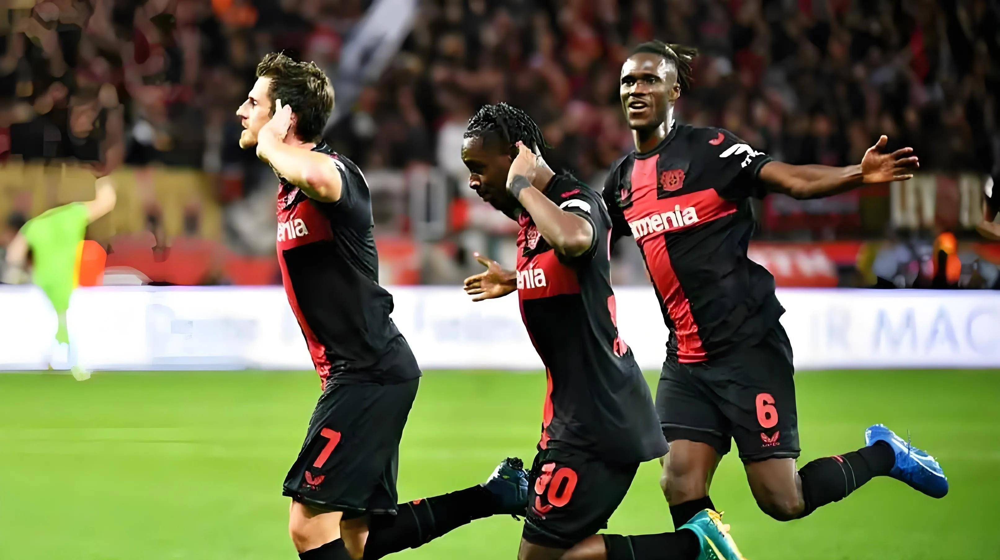 勒沃库森球员集体训练,备战下一场比赛的简单介绍 勒沃库森球员集体训练,备战下一场比赛的简单介绍