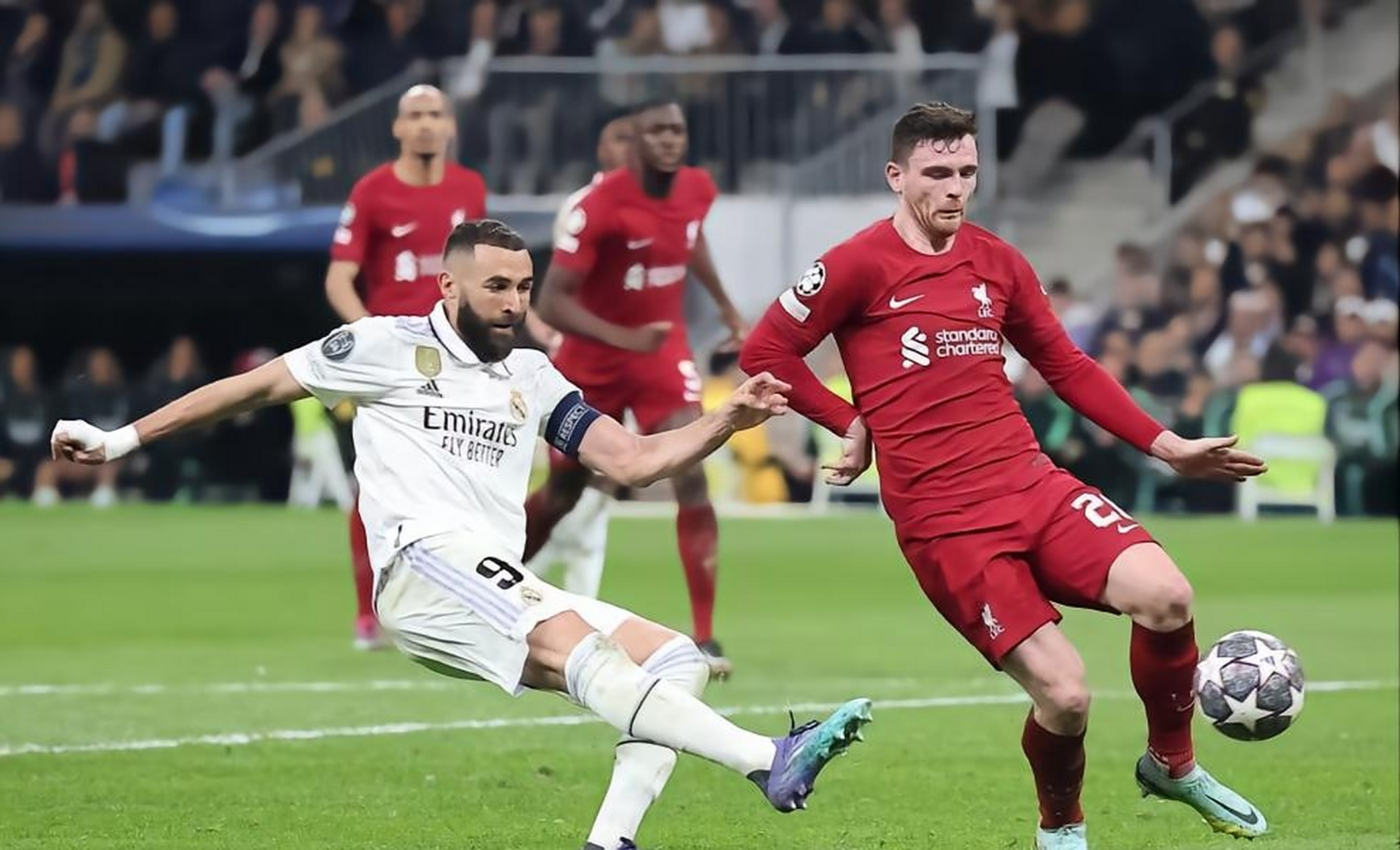 包含莱比锡红牛完胜里昂，本泽马关键制胜的词条