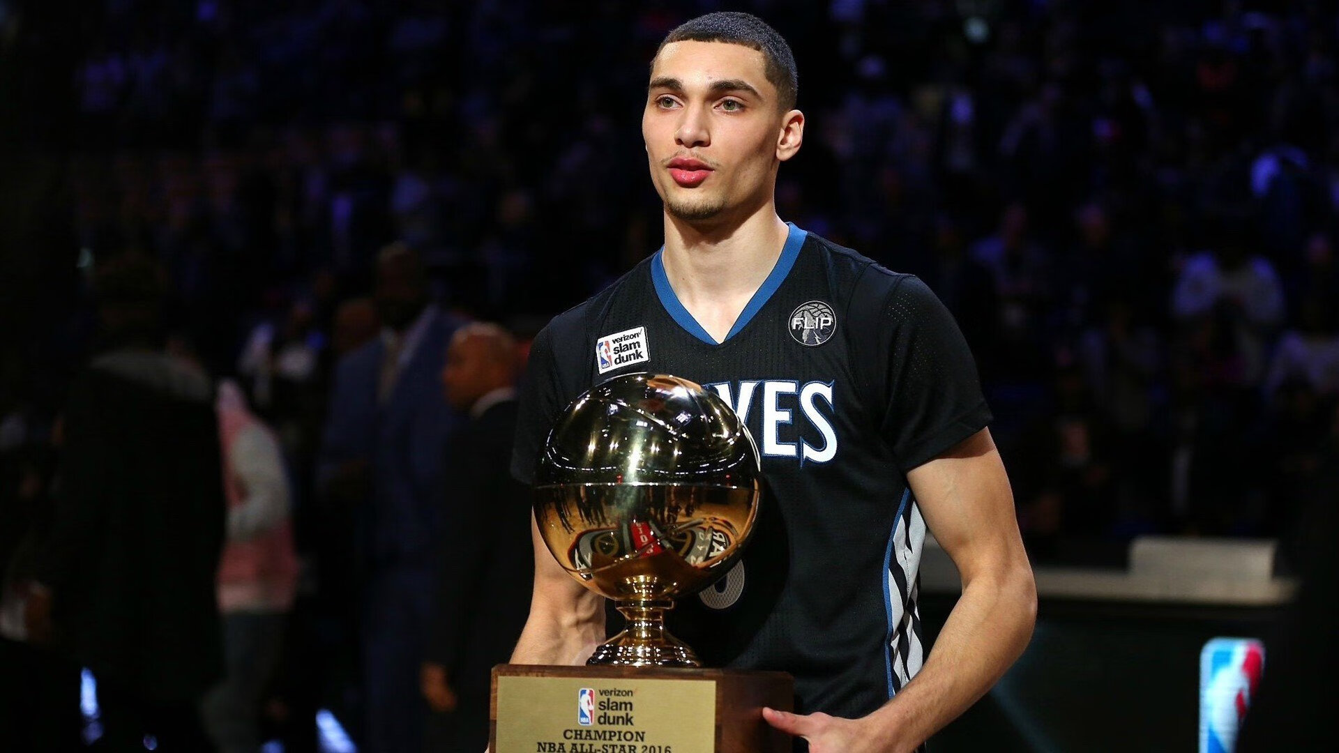 戈贝尔关键防守锁定胜局，76人团队篮球正面击溃骑士